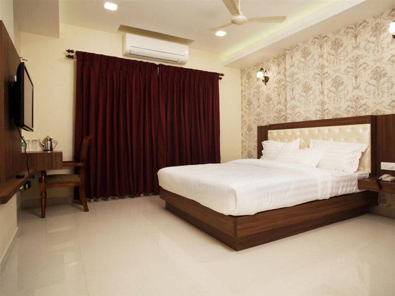 Hotel Mahalakshmi Residency Kollur Extérieur photo