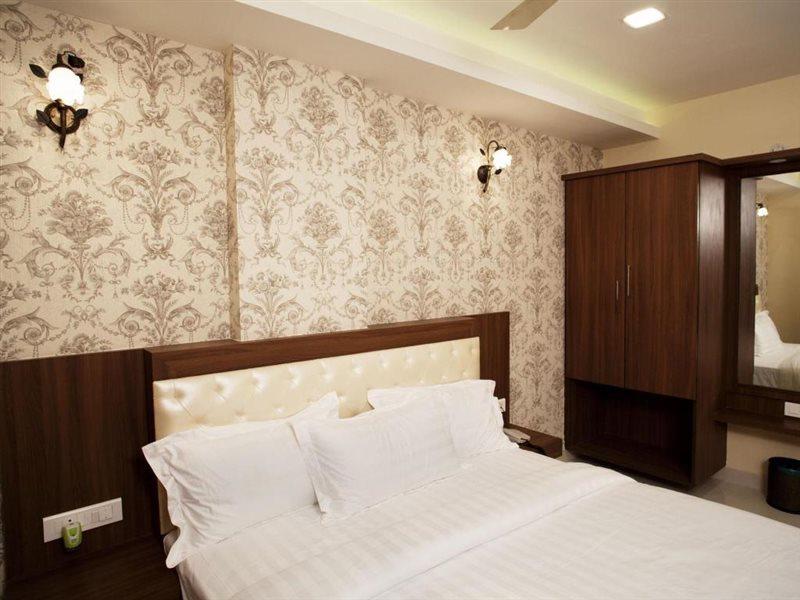 Hotel Mahalakshmi Residency Kollur Extérieur photo